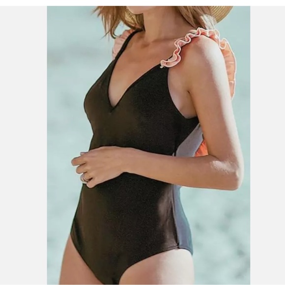 NWT Cupshe black pink ruffle swimsuit - Picture 1 of 6